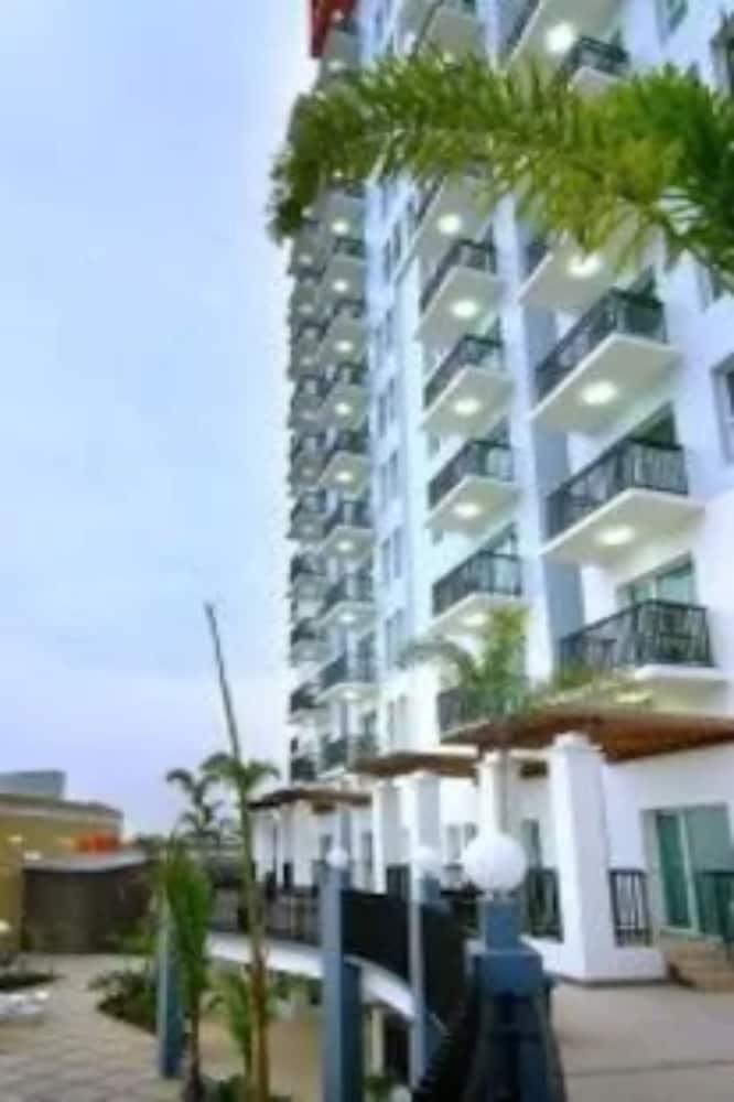 Marbella Suites Bandung Cimenyan Exteriör bild