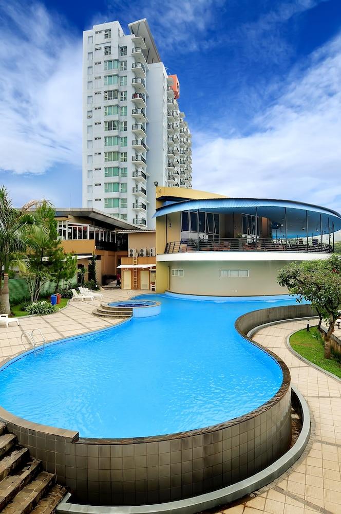 Marbella Suites Bandung Cimenyan Exteriör bild