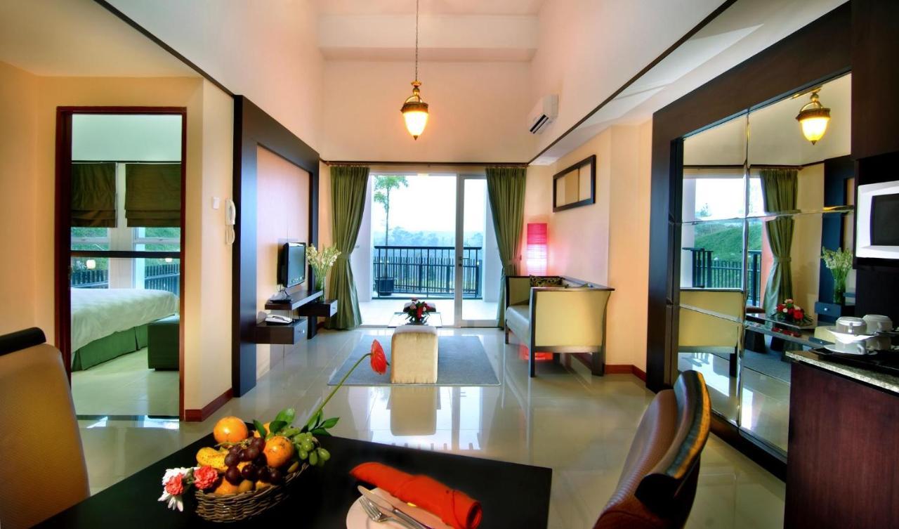 Marbella Suites Bandung Cimenyan Exteriör bild